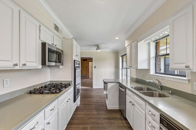 521 Huntingdon Court, Irving, TX 75061