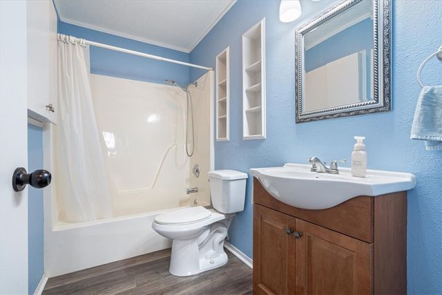 11 Jordan Lane, Bentonville, AR 72712