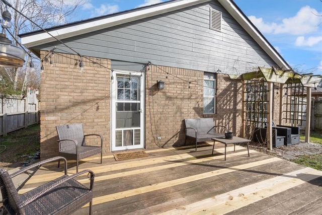 11 Jordan Lane, Bentonville, AR 72712