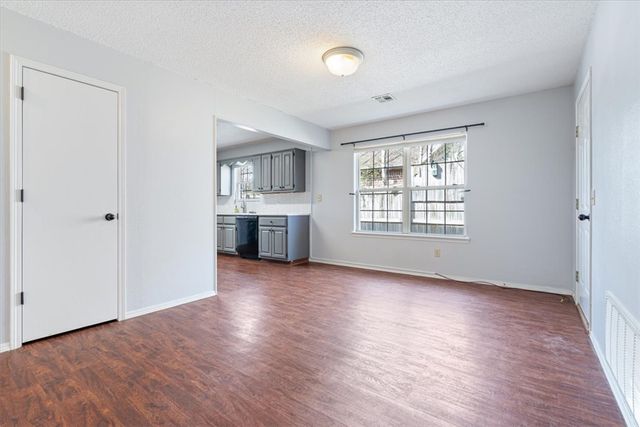 11 Jordan Lane, Bentonville, AR 72712