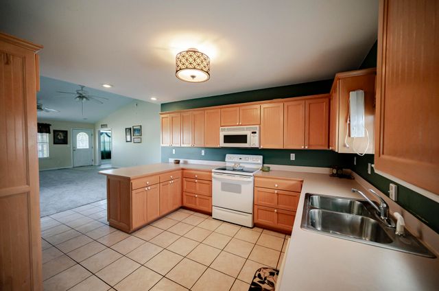 423 Honeysuckle Lane, Monett, MO 65708