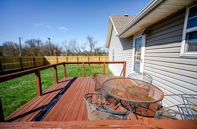 423 Honeysuckle Lane, Monett, MO 65708