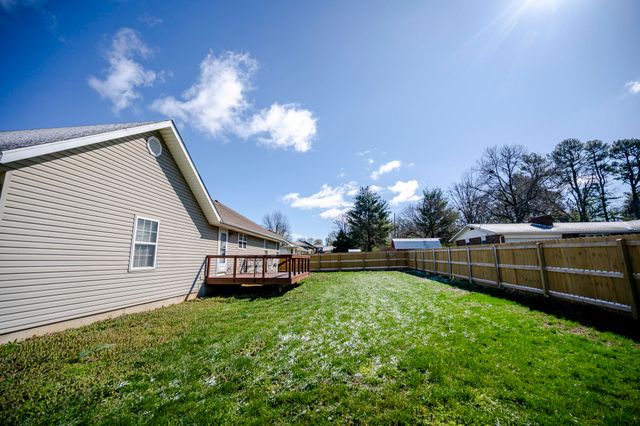 423 Honeysuckle Lane, Monett, MO 65708