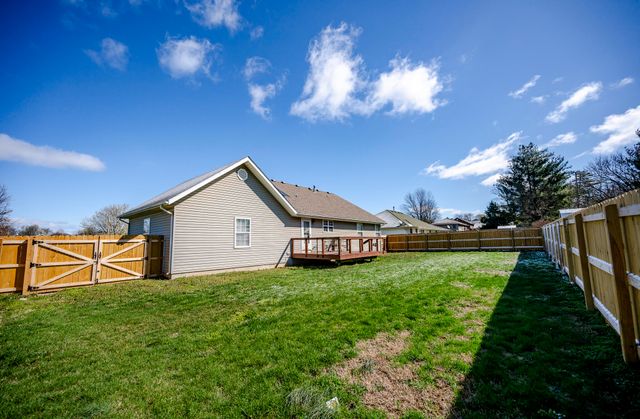 423 Honeysuckle Lane, Monett, MO 65708
