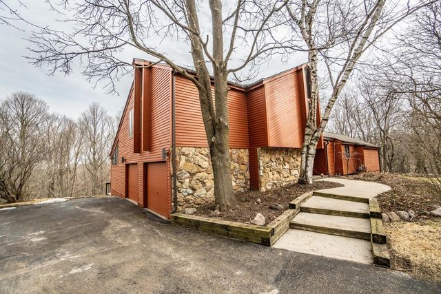 3113 Rolaine PARKWAY, Hartford, WI 53027