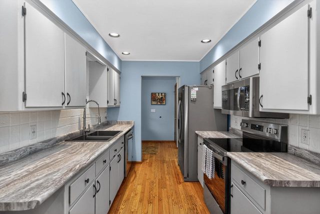 3113 Rolaine PARKWAY, Hartford, WI 53027