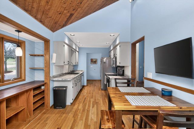 3113 Rolaine PARKWAY, Hartford, WI 53027