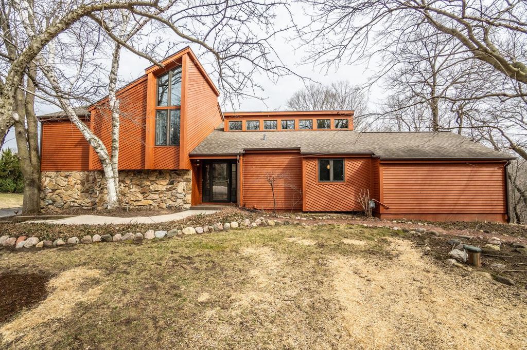 3113 Rolaine PARKWAY, Hartford, WI 53027