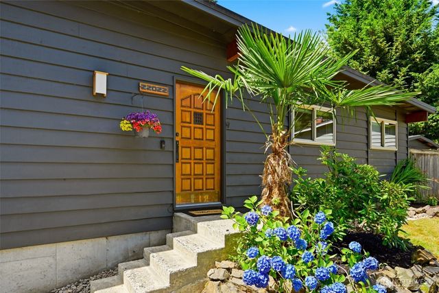22022 78th Place W, Edmonds, WA 98026
