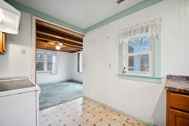 215 2nd Street, Elgin, IL 60123