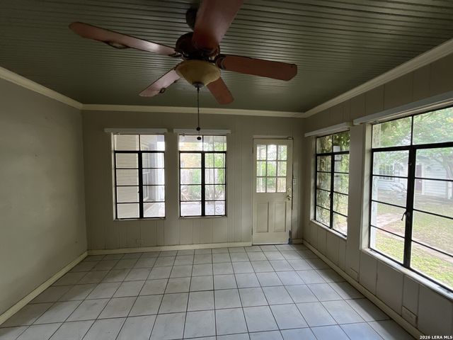2154 W KINGS HWY, San Antonio, TX 78201