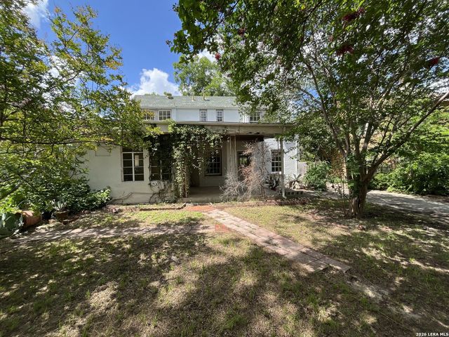 2154 W KINGS HWY, San Antonio, TX 78201