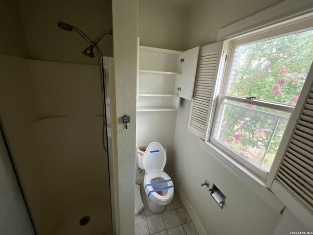 2154 W KINGS HWY, San Antonio, TX 78201