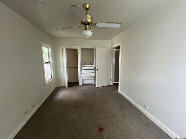 2154 W KINGS HWY, San Antonio, TX 78201