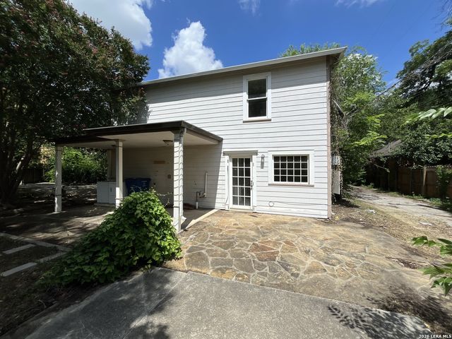 2154 W KINGS HWY, San Antonio, TX 78201