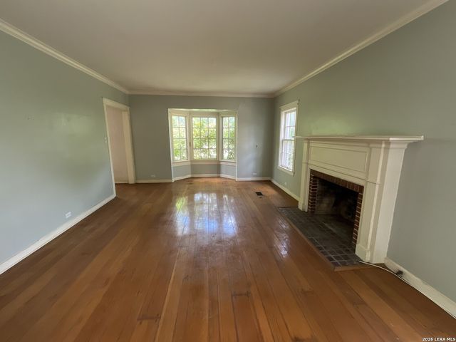 2154 W KINGS HWY, San Antonio, TX 78201