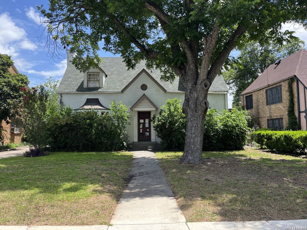 2154 W KINGS HWY, San Antonio, TX 78201