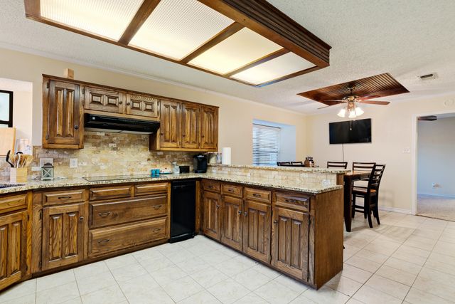 2535 36th Street NE, Paris, TX 75462