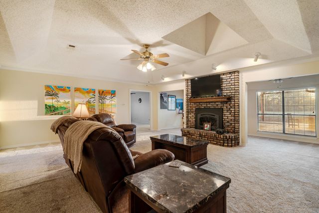 2535 36th Street NE, Paris, TX 75462