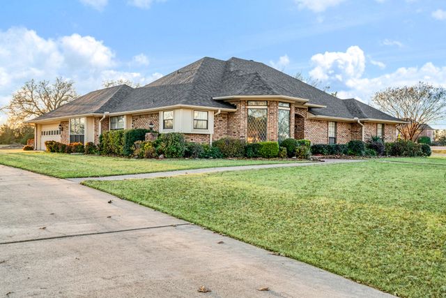 2535 36th Street NE, Paris, TX 75462