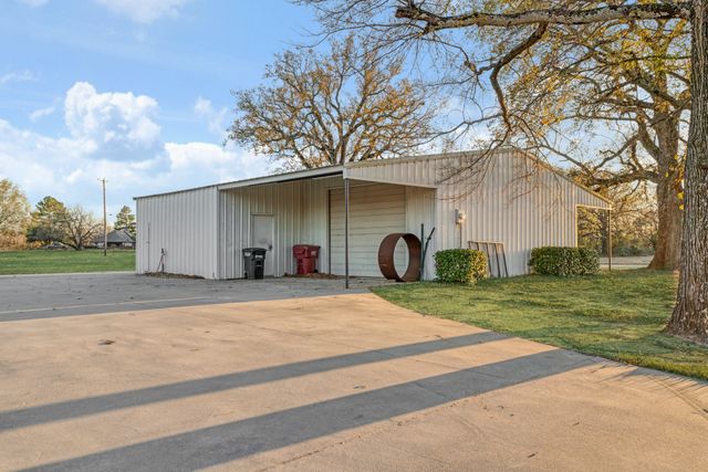 2535 36th Street NE, Paris, TX 75462