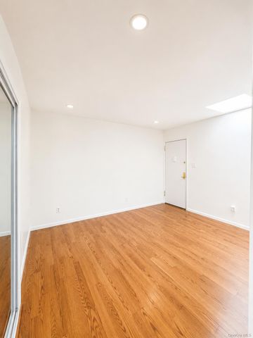 46-12 161st Street 3B, Flushing, NY 11358
