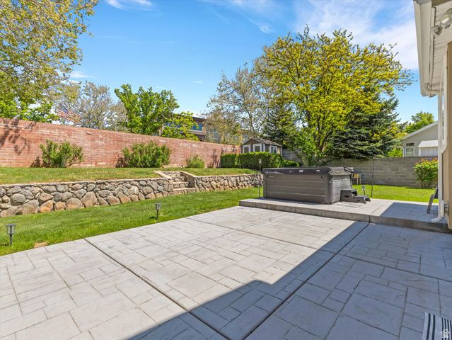 7909 S TWELVE PINES DR, Sandy, UT 84094