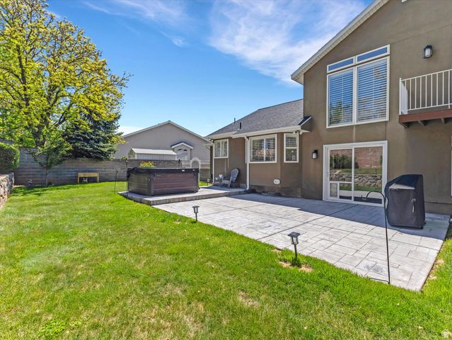 7909 S TWELVE PINES DR, Sandy, UT 84094