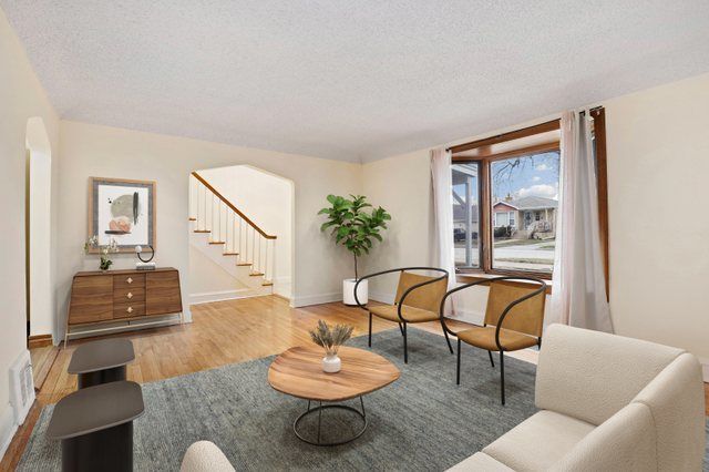 2821 W 102nd Street, Evergreen Park, IL 60805