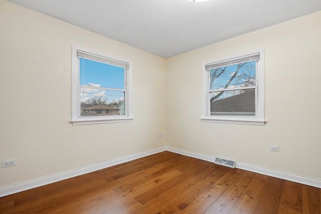 2821 W 102nd Street, Evergreen Park, IL 60805