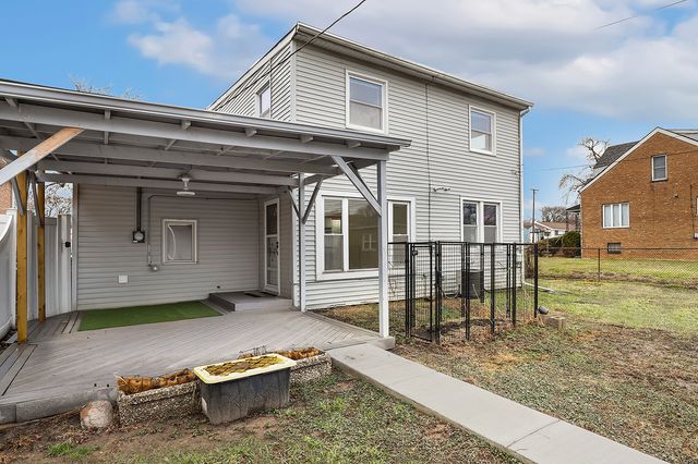 2821 W 102nd Street, Evergreen Park, IL 60805