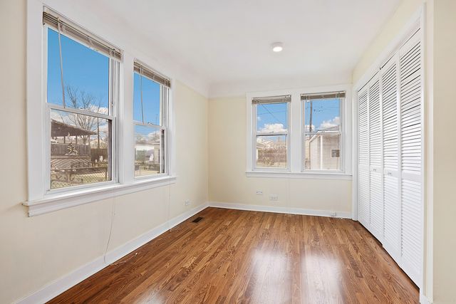 2821 W 102nd Street, Evergreen Park, IL 60805