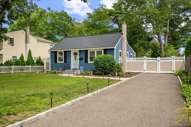 1347 Peters Boulevard, Bay Shore, NY 11706