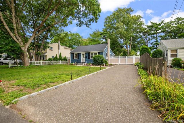 1347 Peters Boulevard, Bay Shore, NY 11706
