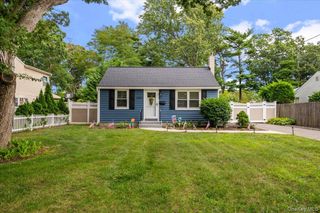 1347 Peters Boulevard, Bay Shore, NY 11706