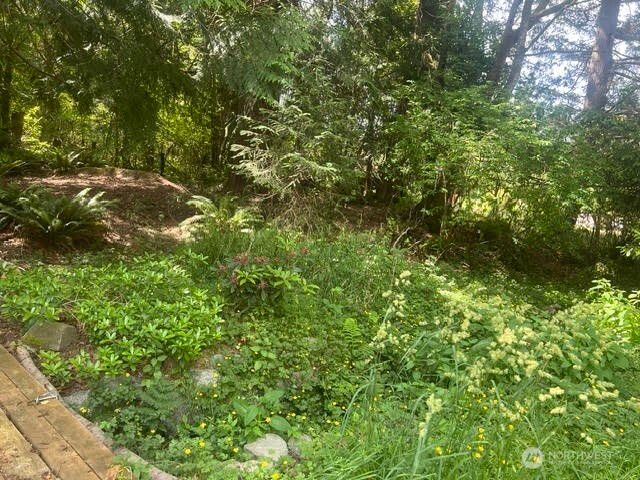 10395 NE Pine Way, Bainbridge Island, WA 98110