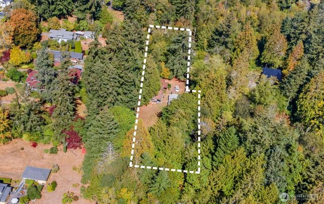 10395 NE Pine Way, Bainbridge Island, WA 98110