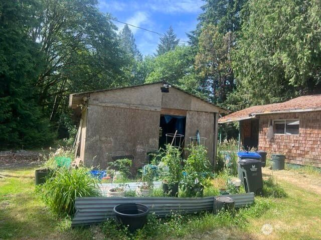 10395 NE Pine Way, Bainbridge Island, WA 98110