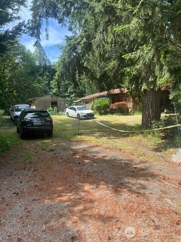 10395 NE Pine Way, Bainbridge Island, WA 98110