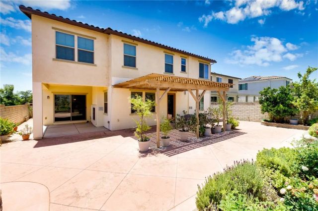 13262 Los Robles Court, Eastvale, CA 92880