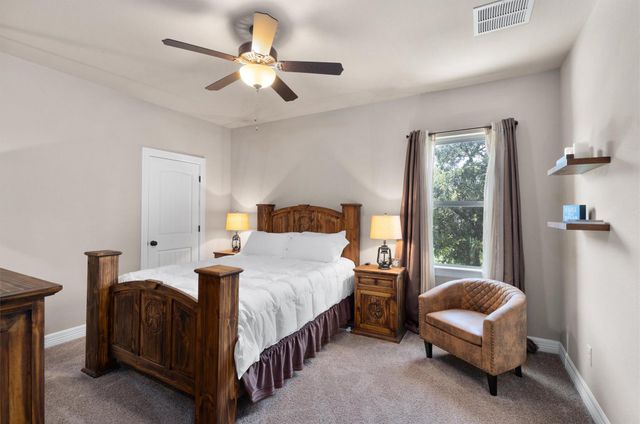 304 Pheasant Meadow MDW, Liberty Hill, TX 78642