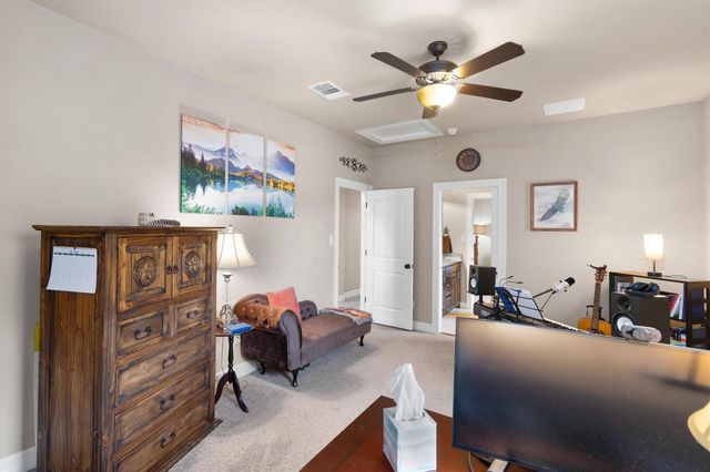 304 Pheasant Meadow MDW, Liberty Hill, TX 78642