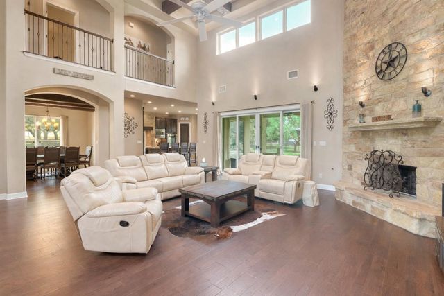304 Pheasant Meadow MDW, Liberty Hill, TX 78642