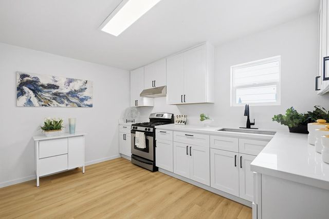 2217 E 24th Street, Oakland, CA 94606