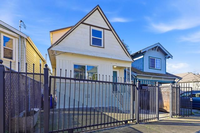 2217 E 24th Street, Oakland, CA 94606