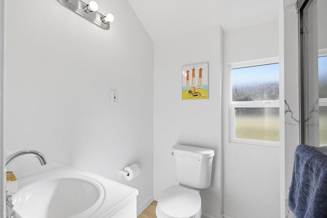 2217 E 24th Street, Oakland, CA 94606