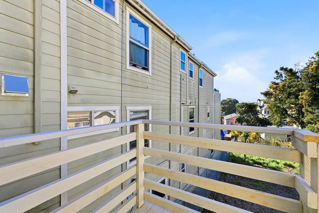 2217 E 24th Street, Oakland, CA 94606