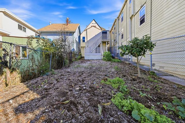 2217 E 24th Street, Oakland, CA 94606