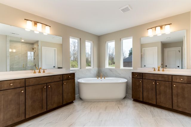 1506 Crystal Rim, Hebron, KY 41048