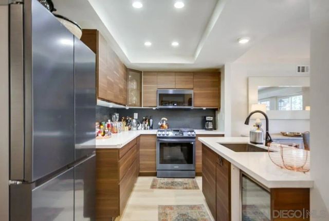 6952 Camino Amero, San Diego, CA 92111